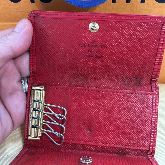 100% Authentic Louis Vuitton Red Epi Leather 4 Key Cles - Picture 9 of 11
